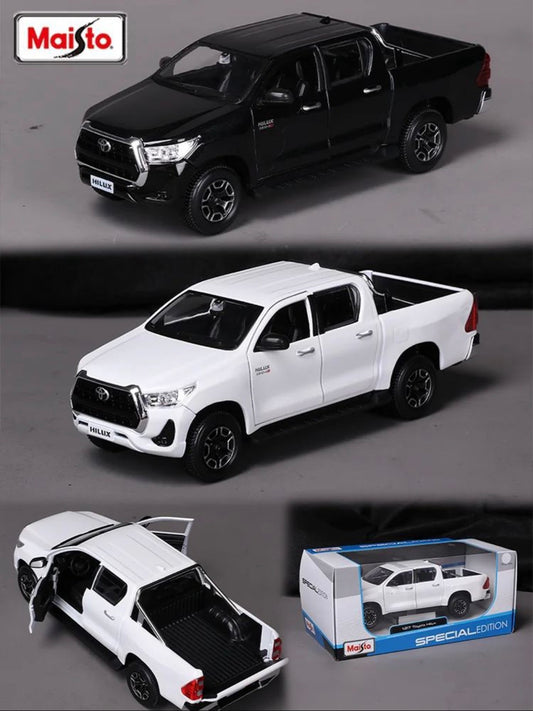 Toyota Hilux (1:24)