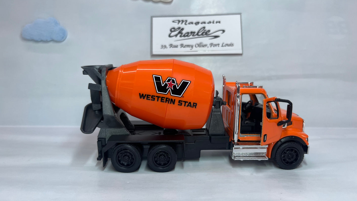 Western Star 47X (size 1:66)