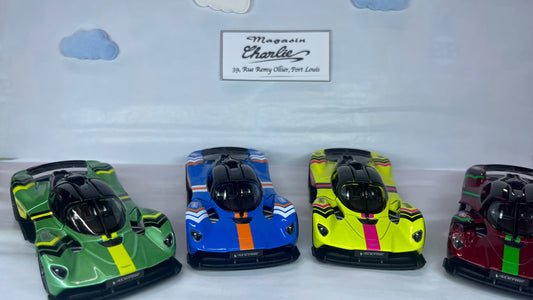 Aston Martin Valkyrie (size 1:36)